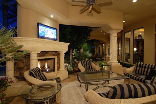 Outdoor patio living